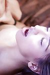 Asiatische Pornostar Kobe Lee Verführen ein mit verbundenen Augen Sara luvv für Lesben Sex