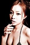 एशियाई स्वीटी Suzuka इशिकावा नाटकों के साथ सेक्स toys, देता है मैला मुह में सेक्स और निगल कम शॉट्स