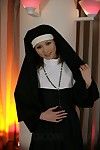 perwersyjne Azji Rica Sakurai stawia na A zakonnice uniform, wtedy ciosy i dostaje A Hardcore walenie