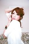 Impresionante Asiático Belleza Aya Sakuraba ama a pose para el cámara antes de Hardcore Sexo