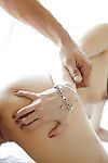 Aziatische Schoonheid elana dobrev het hebben van geschoren Vagina Geneukt op massage tabel