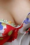 Slank sexy Aziatische Babe yua Idols is buigen haar Flexibel lichaam in sexy hot houdingen en tonen haar kut
