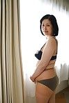 Азии Мамаша Toyomi Фуру показывает нам ее Милые широкий открыт vagina!