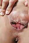 एशियाई एमेच्योर सेलिया दिखा रहा है बंद उसके छोटे स्तन और मुंडा चूत में ऊँची एड़ी के जूते