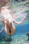 Кэм это запись В Великолепный Голые Тело из сексуальная НАО yoshizaki под воды