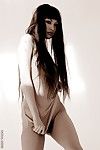 Slim longo cabelos Ásia modelo Jade Hsu apresenta - se no estes Bela Preto e branco imagens