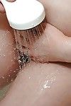 Asiatische Milf Misuzu Masuko Nehmen Dusche und Necken Ihr Haarige Fotze