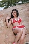 Asya Model Lily Tay var oyun ile Kırmızı Bikini ortaya çıkarılması Çıplaklık açık