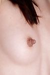 पतला युवा एशियाई litta खुलासा छोटे पहली टाइमर स्तन और सीधा निपल्स