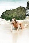 blonde Strand Babe ashley feuert Modellierung Topless in bikini Böden
