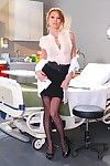 아름다운 호리 여자 사 Monique 알렉산더 에 블랙 스타킹 가 성별 가 크 쏠 환자