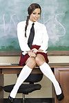 Nice Schoolmeisje met harige schaambeen laat haar zeer Indrukwekkend bulten