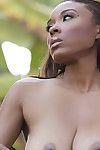 Prachtig Ebony met Perfect tieten houdt van naar vormen naakt en spelen sensueel