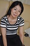 sexy z przyjemnością Wschodniej mamuśki Akiko ' s Oda pobieranie bez odzież i rozszerzenie jej Cipa usta