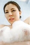 Girato su orientale principessa sofia Takigawa prende un eccellente Attraente bagno per il cam