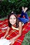 japonés la reina Leilani Ha Un picnic donde este chick desnuda su La leche sacos y Visón y sube en blanco consolador