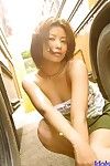 Fascynujące japoński Student cutie Jerzy Idole to pobieranie podziel i gorąco pozowanie w w szkoła autobus
