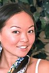 Çin Müdür zamanlayıcı Amy soyunma için örnek olarak oldu doğan içinde saçları örgülü Üzerinde sandalye