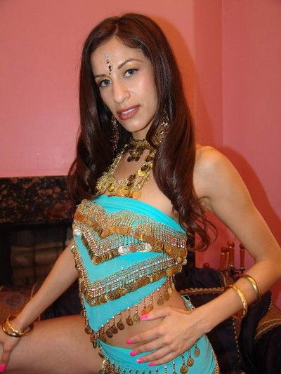 Horny indian aruna gets her pussy pumped over-sufficient cock in her blue sari