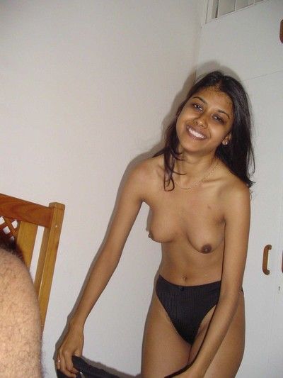 Passing indian teen gfs posing be beneficial to along to camera