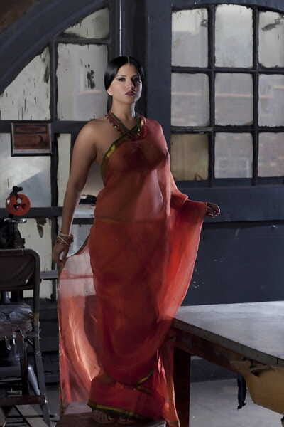 Leader merely girl Sunny Leone models merely regarding see thru Indian attire