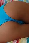 रसदार स्तन किशोरी Subfusc दक्षिणी ब्रुक स्ट्रिप्स बाहर के उसके कम उत्साही जांघिया